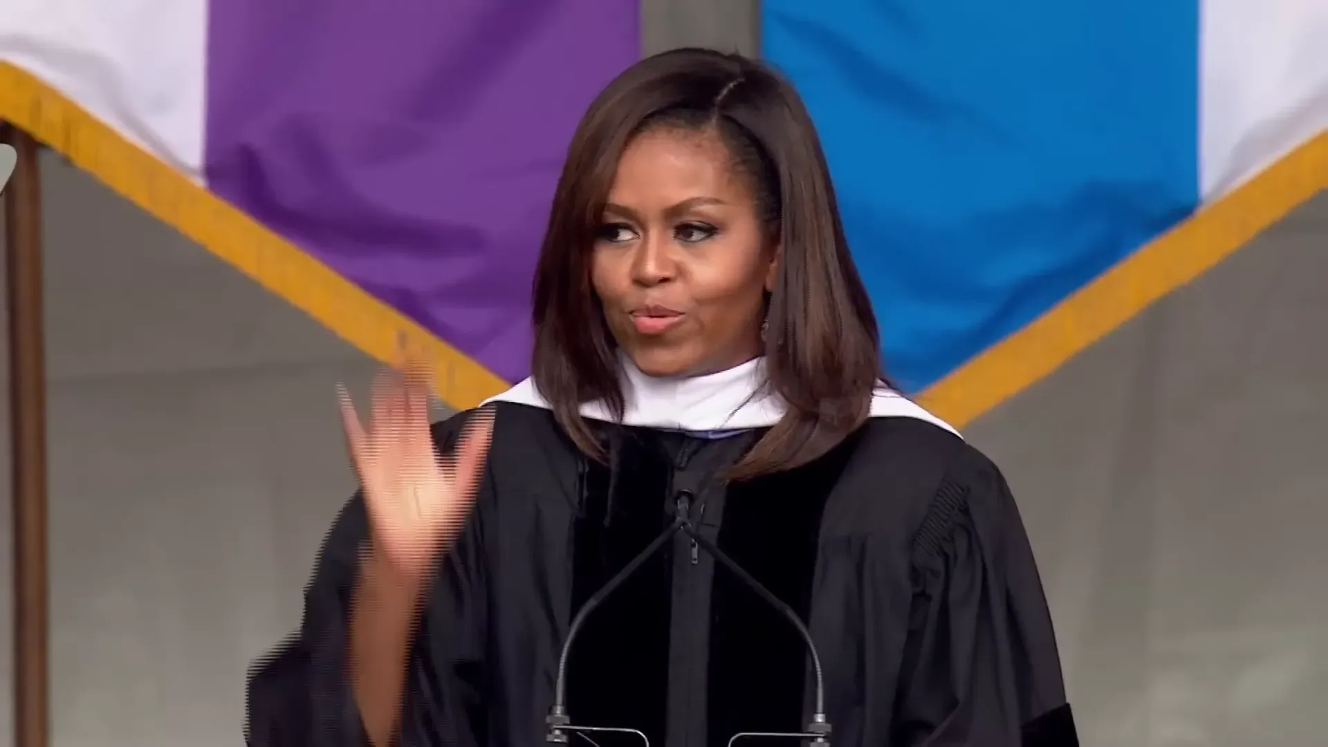 Michelle Obama ปราศรัยปิดงานด้วยความหวังและกำลังใจแก่บัณฑิต