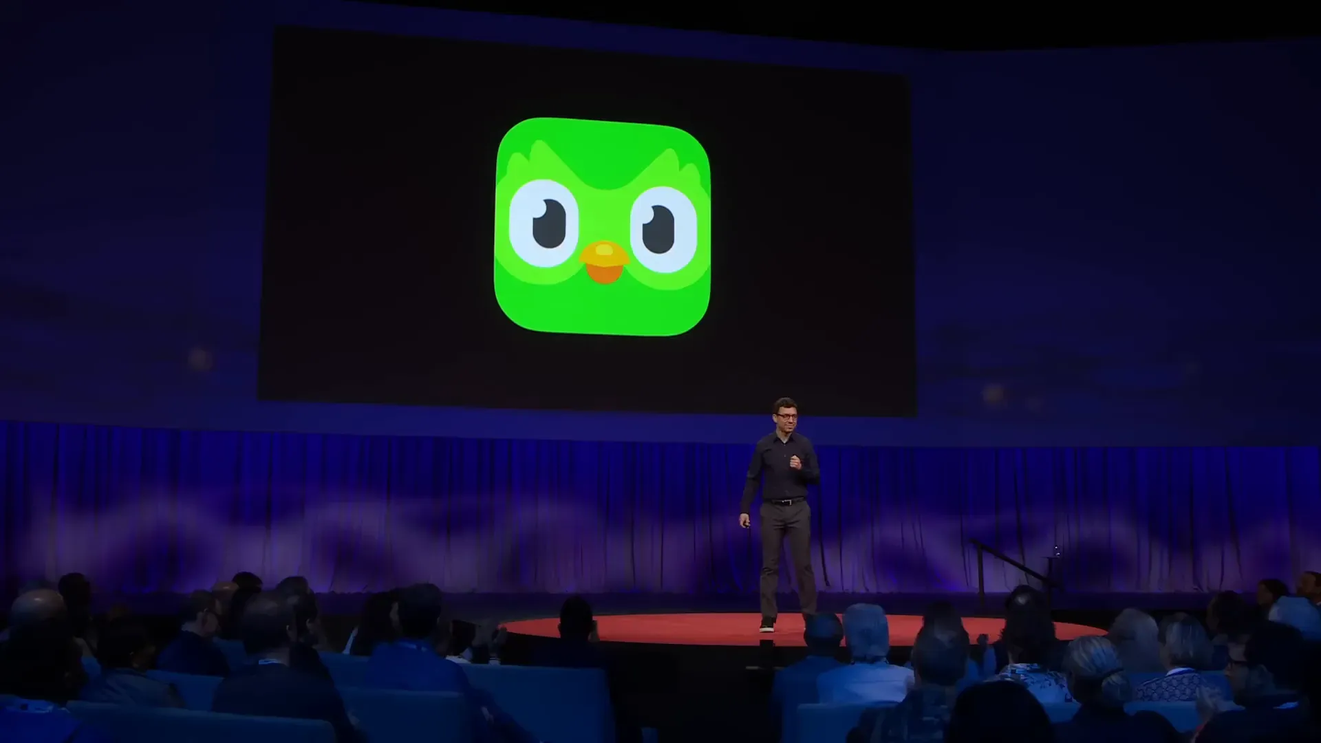 แผนภาพแสดงโมเดลรายได้ของ Duolingo