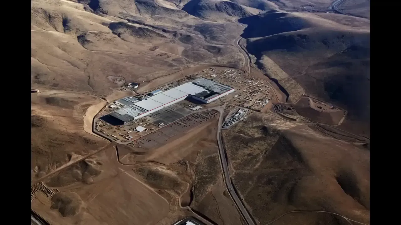 ภาพโรงงาน Gigafactory ของเทสลา